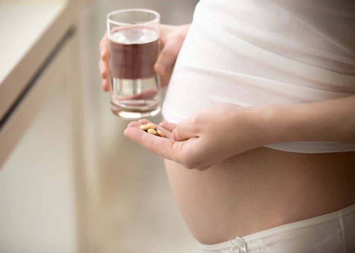 Phụ nữ mang thai, người uống rượu bia,... không nên sử dụng Aspirin
