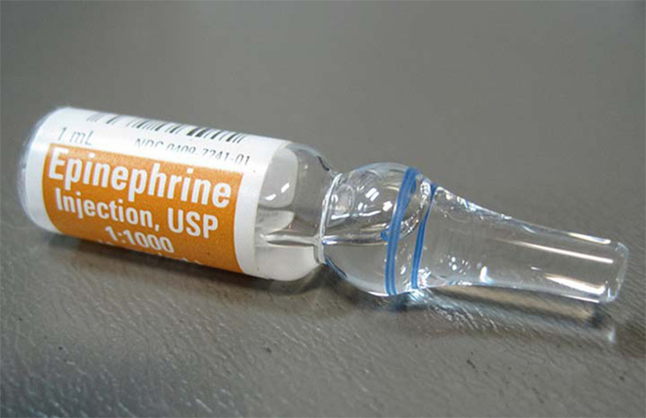 Epinephrine được chỉ định dùng trong trường hợp mề đay phù mạch khẩn cấp