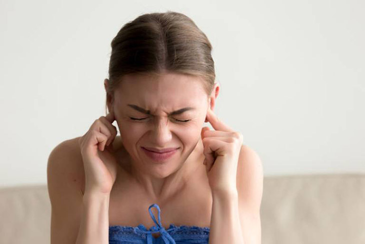 Viêm xoang có bị ù tai không?