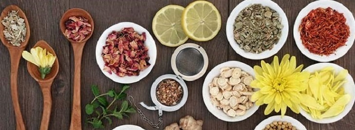 Bài thuốc Đông y sử dụng nhiều thảo dược để điều trị các bệnh kinh đới