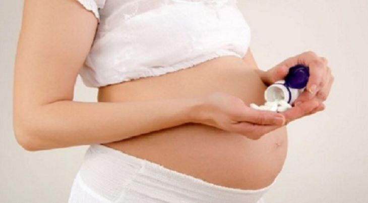Không dùng Azithromycin cho phụ nữ đang mang thai để đảm bảo an toàn cho mẹ và bé
