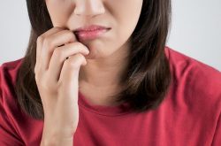 Ngứa môi có phải là dấu hiệu cảnh báo tình trạng sức khỏe?