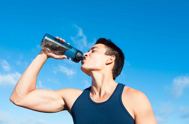 Khi tập gym cần đảm bảo cung cấp đủ nước cho cơ thể