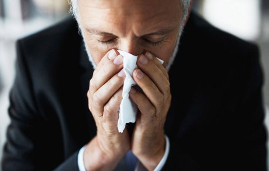 Viêm mũi dị ứng gây các biểu hiện khó chịu dữ dội ở người bệnh