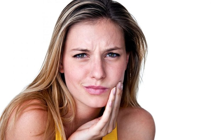 Sự thay đổi, rối loạn nối tiết trong cơ thể là một trong những lý do khiến da mặt bị khô sần và ngứa