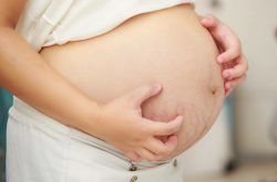 Tình trạng rạn da khi mang thai thường xuất hiện ở giai đoạn cuối thai kỳ