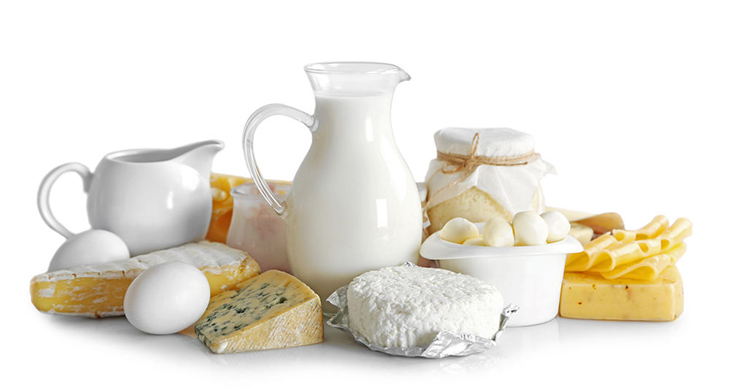 Khi điều trị hắc lào, người bệnh nên tạm thời tránh ăn những chế phẩm từ sữa bò, kể cả pho mát