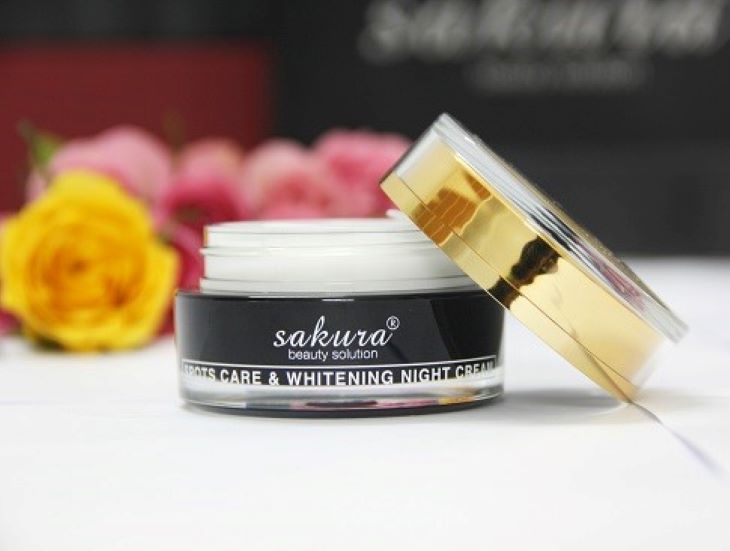 Kem trị tàn nhang Sakura Spot Care & Whitening Night Cream