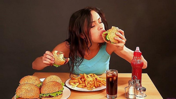 Ăn uống không lành mạnh là nguyên nhân gây polyp đại tràng sigma