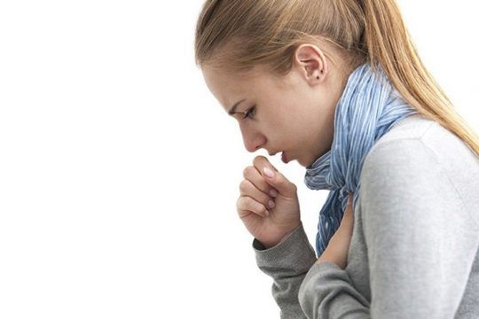Ho là triệu chứng điển hình của viêm phế quản co thắt