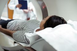 Người bệnh cần ghi nhớ các lưu ý khi chụp MRI thoát vị đĩa đệm