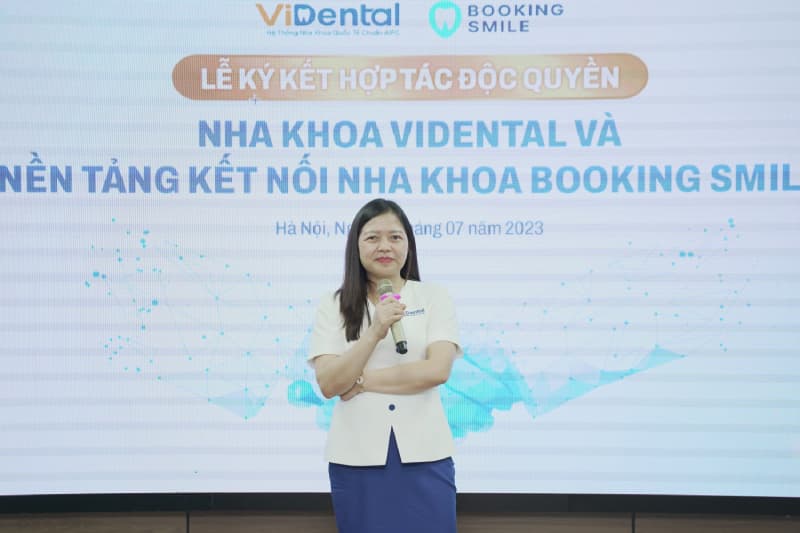 Bà Nguyễn Lan Anh – Giám đốc Điều hành Nha khoa ViDental chia sẻ về sự hợp tác cùng Booking Smile